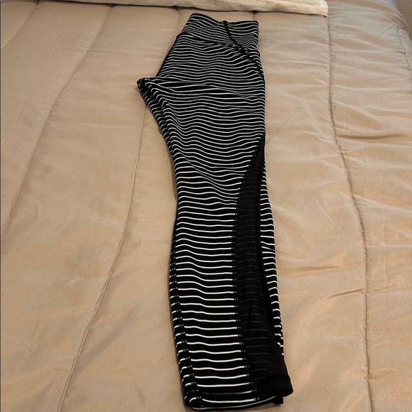 Lululemon - Picture 2 of 6